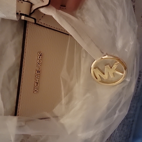 Michael Kors BRAND NEW 3-in-1 Tote - Picture 7 of 7